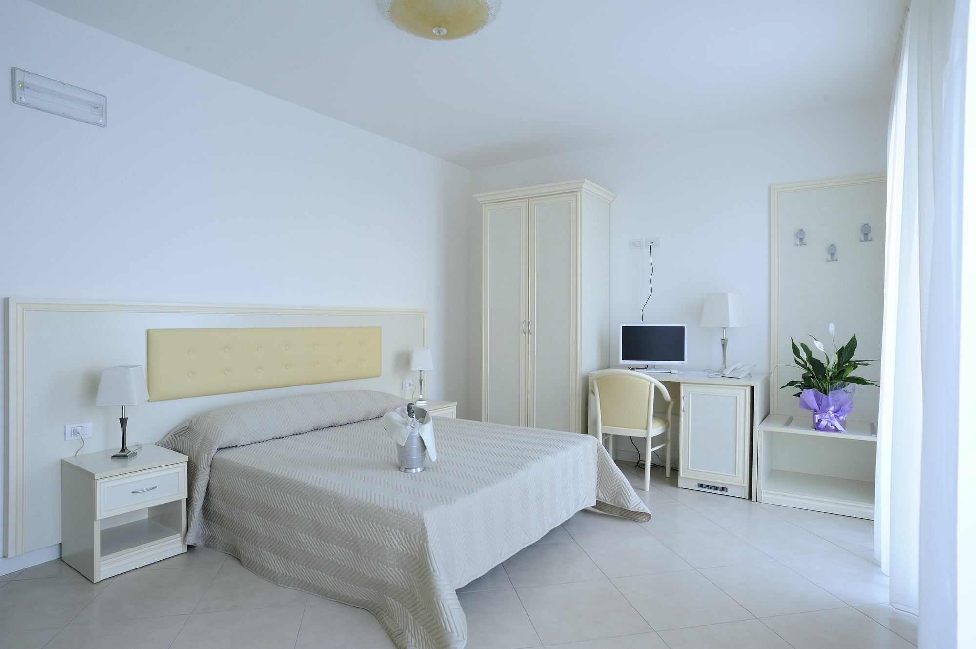 Residence Suite Smeraldo Riccione Extérieur photo